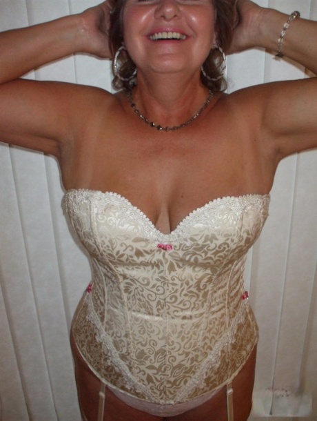 busty brunette milf mom porn image #36