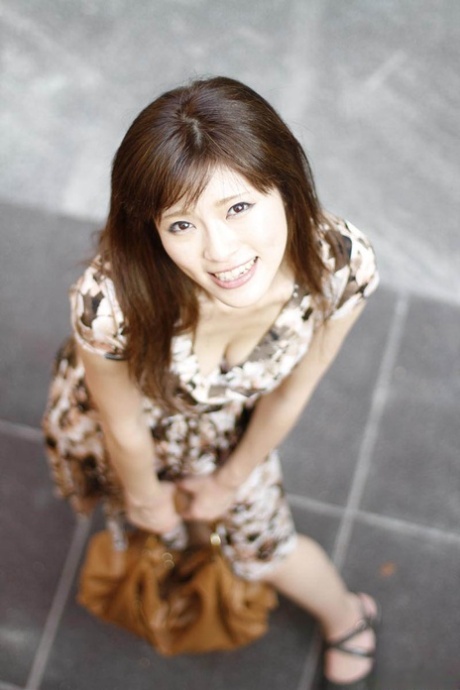 Sara Yurikawa Hot Pictures